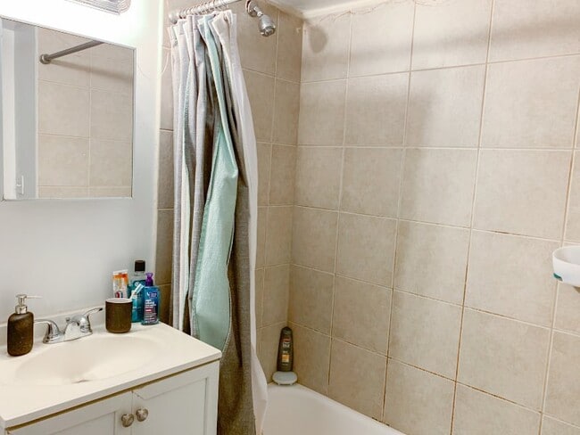 Photo - 2121 W Berwyn Ave