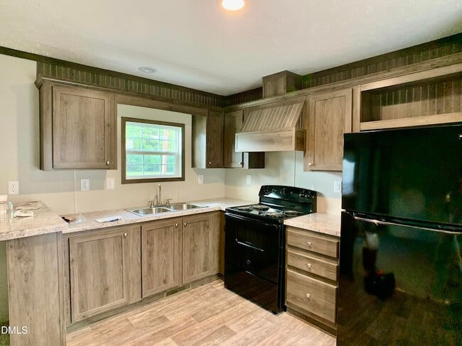 Photo - 553 Country Ln