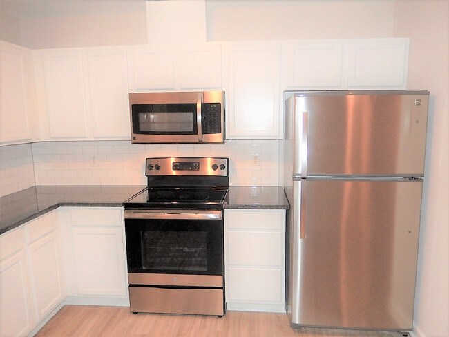 Photo - 123 W Chestnut Ave