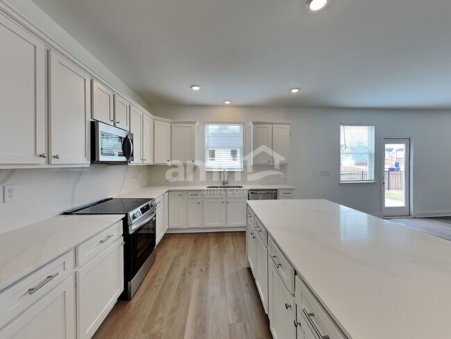 Photo - 347 Hickory Pointe Rd