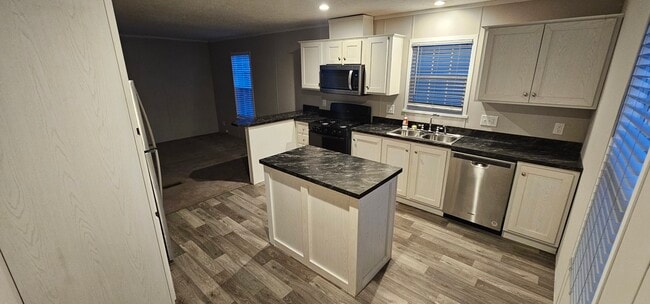 Building Photo - 207 Redwood Ct Rental
