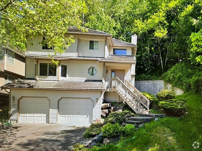 Building Photo - Great House in Redmond near Microsoft camp...