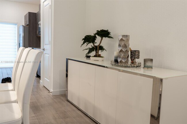 Photo - 824 SE 18th St