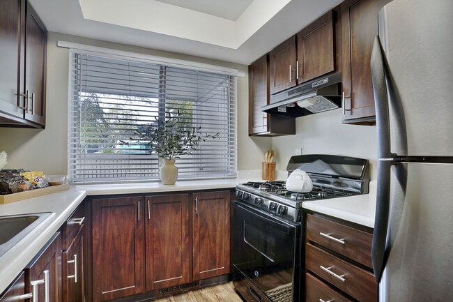 Building Photo - Miller Estates Apartments