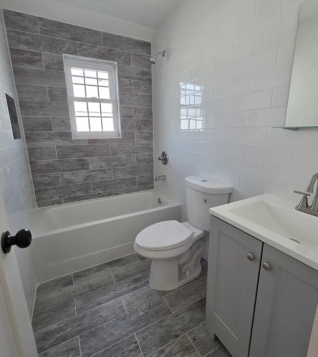 Photo - 119 Rochelle St