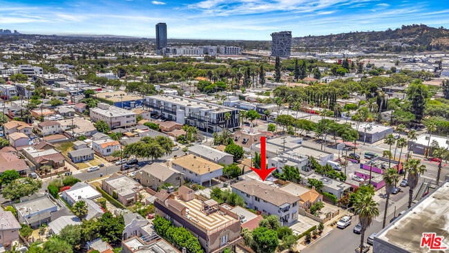 Photo - 3242 Hutchison Ave