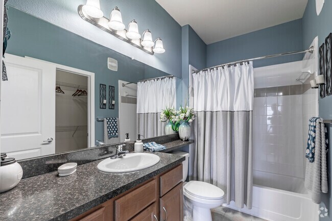 2 HAB, 2 BA - 981 ft²