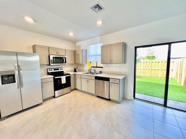 Photo - 429 NE 12th St