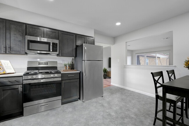 Photo - Riverside Village