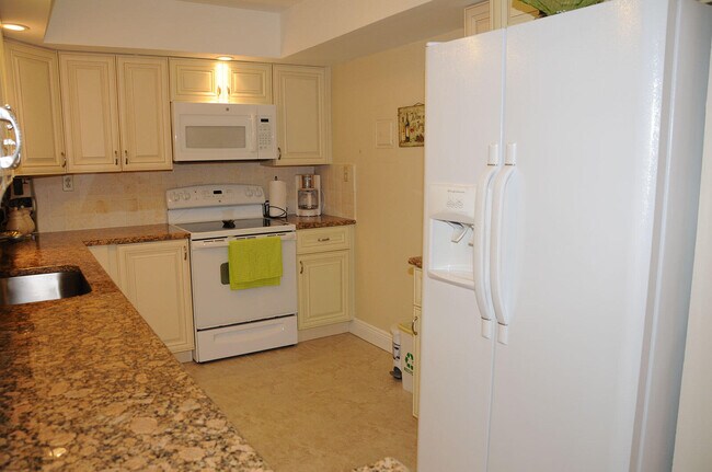 Photo - 525 N Ocean Blvd Unidad 1120