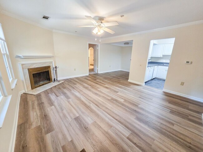 Building Photo - Stunning 2br/2bth condo in North Bethesda,... Unit 110