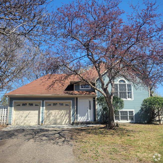 Building Photo - 5086 Arrowood Ln N Rental
