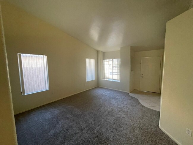 Photo - 837 E Glenmere Dr