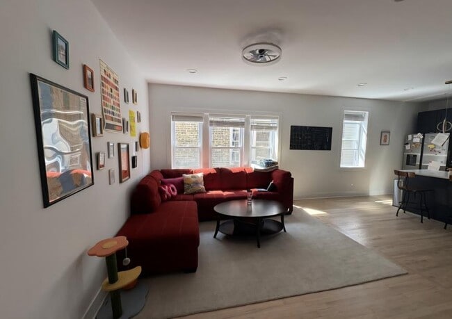 Building Photo - 2 bedroom in Chicago IL 60618 Unit 2S