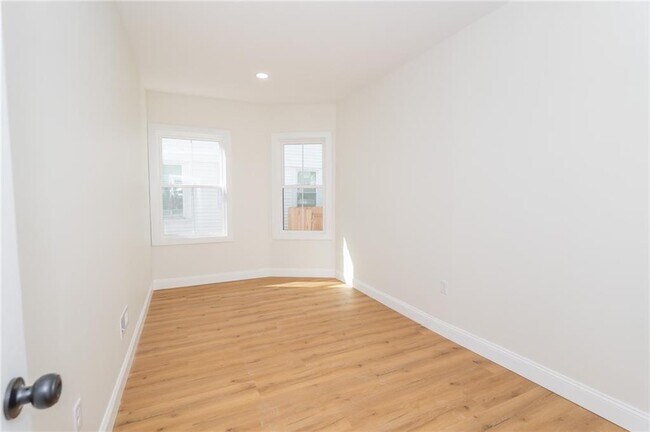 Photo - 84 Pembroke Ave