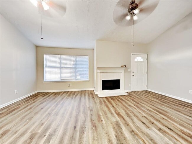 Photo - 200 Adam Cir