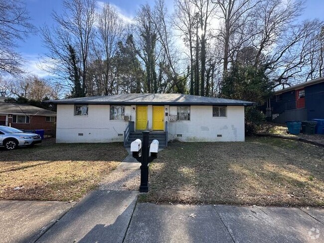 Building Photo - Charming 2BR Duplex in Durham’s Lakewood D... Rental