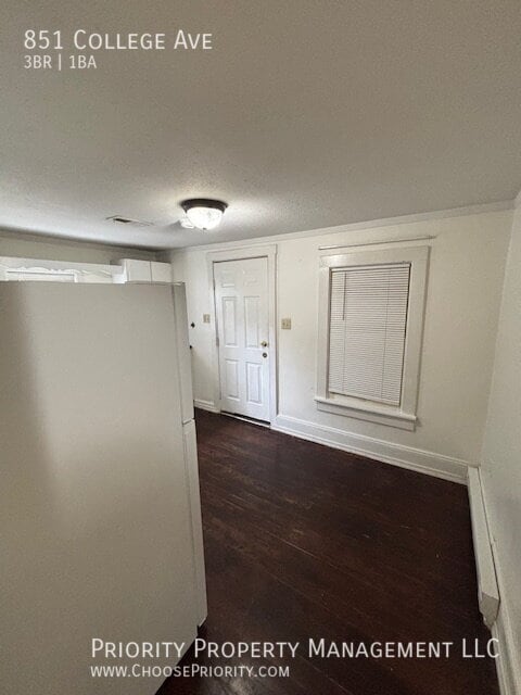Photo - 851 College Ave