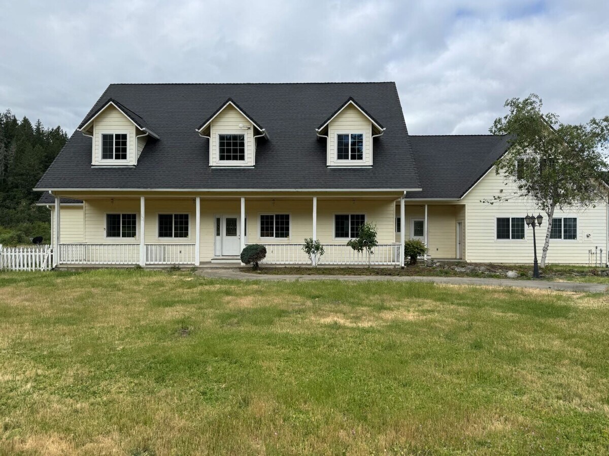 Photo - 2275 Galice Rd