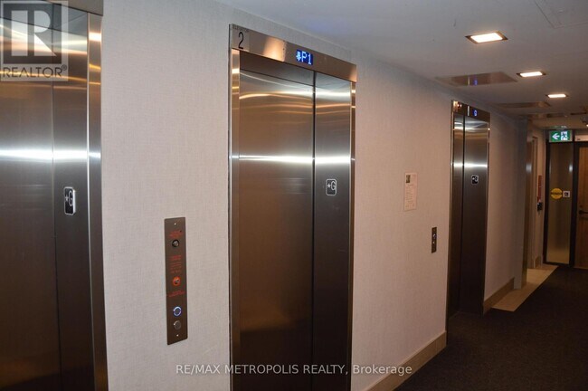 Photo - 335 Wheat Boom Dr. Unité 203