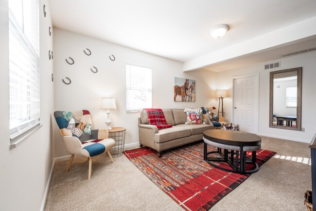 Photo - 1310 S Woodlawn Ave