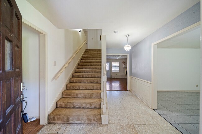 Photo - 1115 Pear Tree Ln
