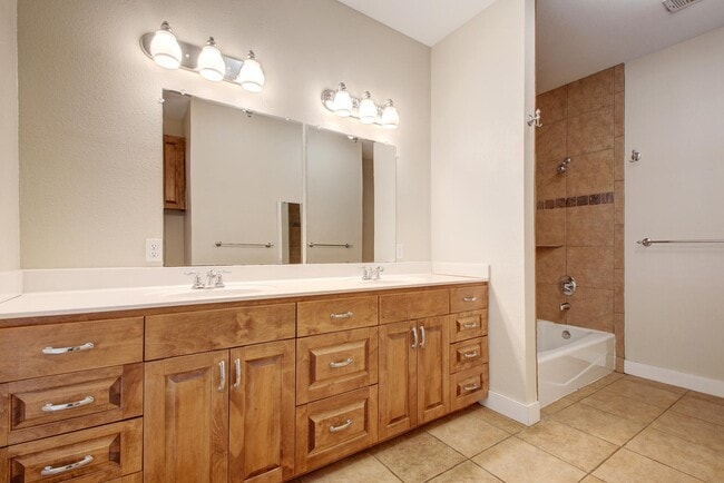 Photo - 4613 Avenue B