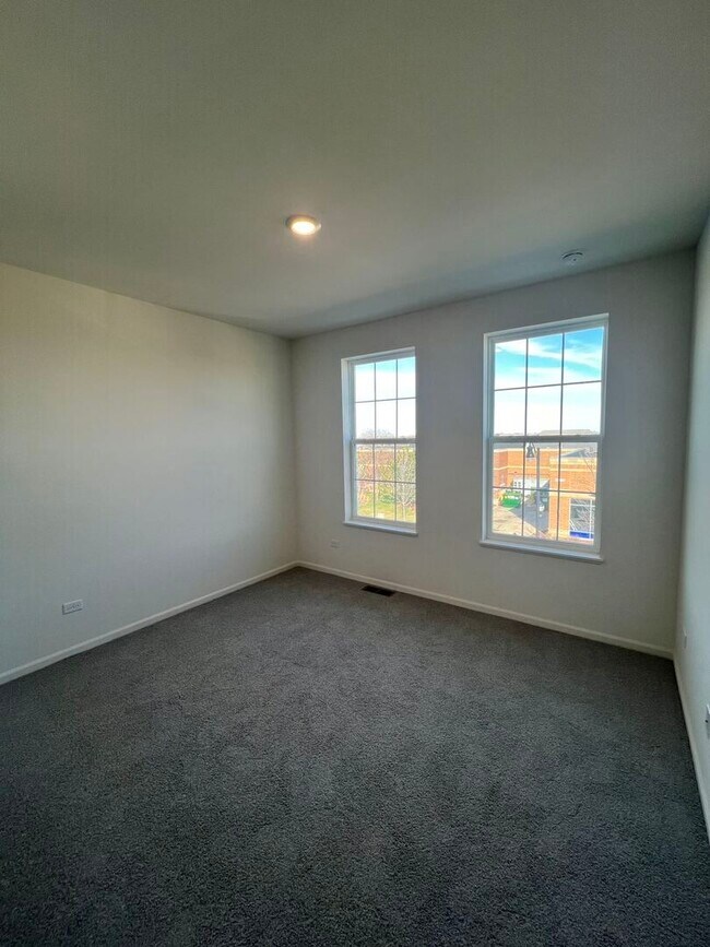 2925 Showplace Dr