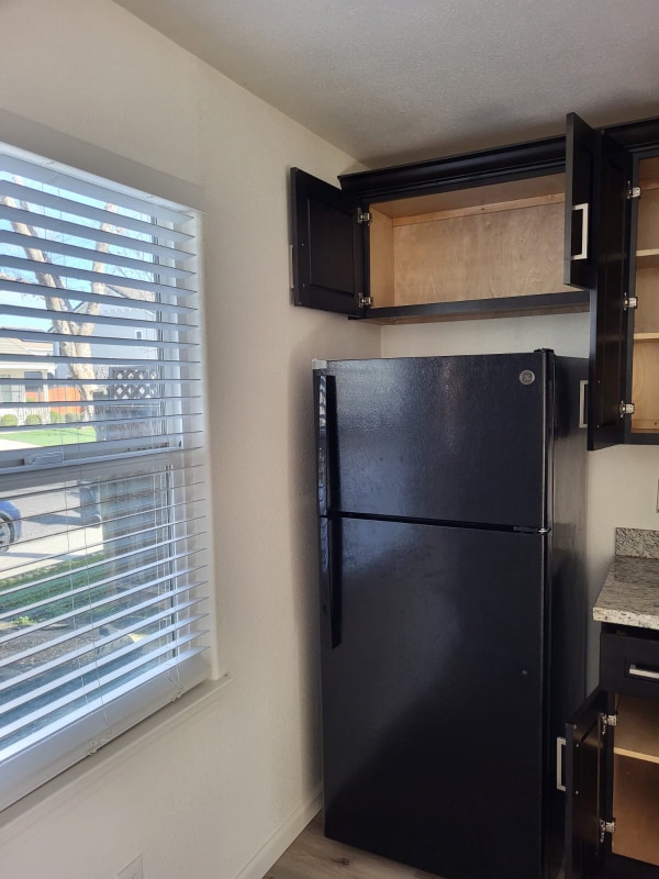 Photo - 2946 Taylor Way