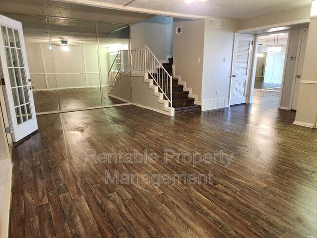 Photo - 6238 Wheaton Dr