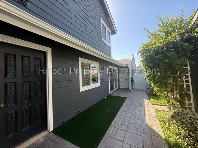 4551 Costa De Oro