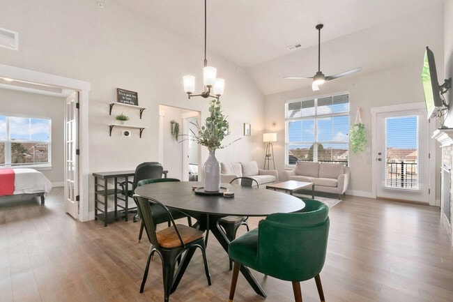 Photo - 1875 Fall River Dr Unidad ID1013153P