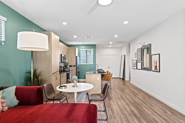 Photo - Aerie Happy Valley