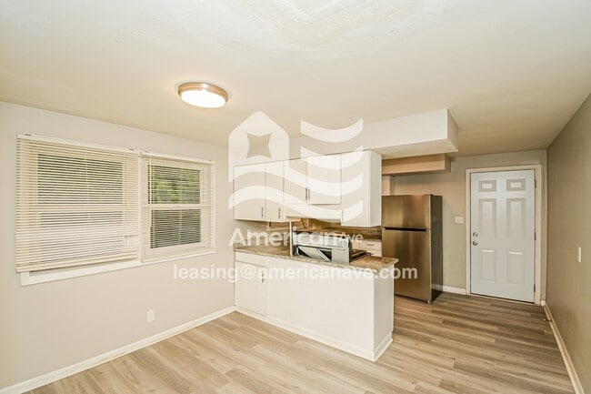 Photo - 2039 E 47th St