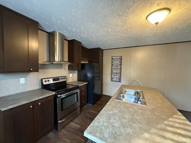 Photo - 443 Willow Run Rd