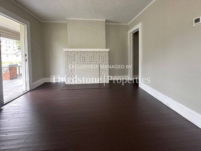Photo - 3048 Hunt St