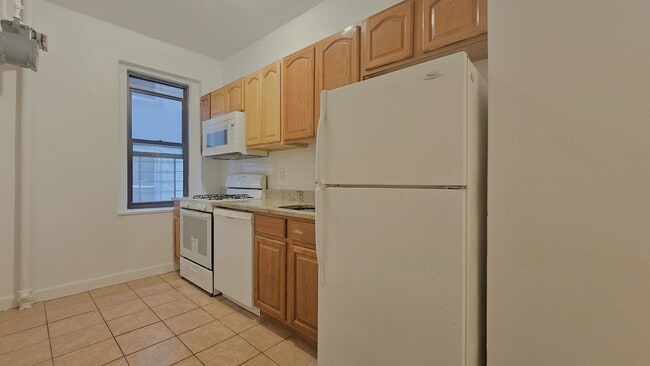 Photo - 165 Pinehurst Ave Unit 2C