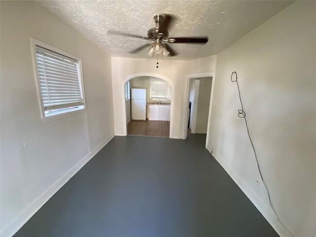 Photo - 109 Bryan St Unidad 04