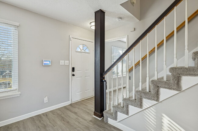 Photo - 342 Brook Mead Dr