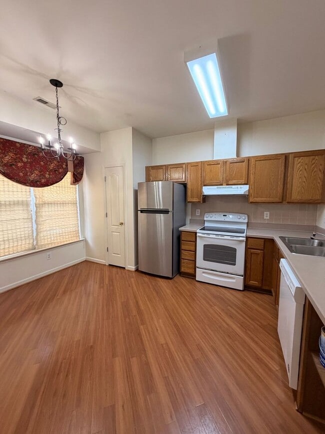 Photo - 606 Windbrook Cir