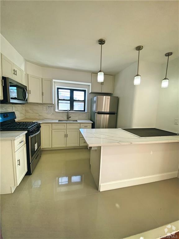 Building Photo - 281 W 234th St Rental