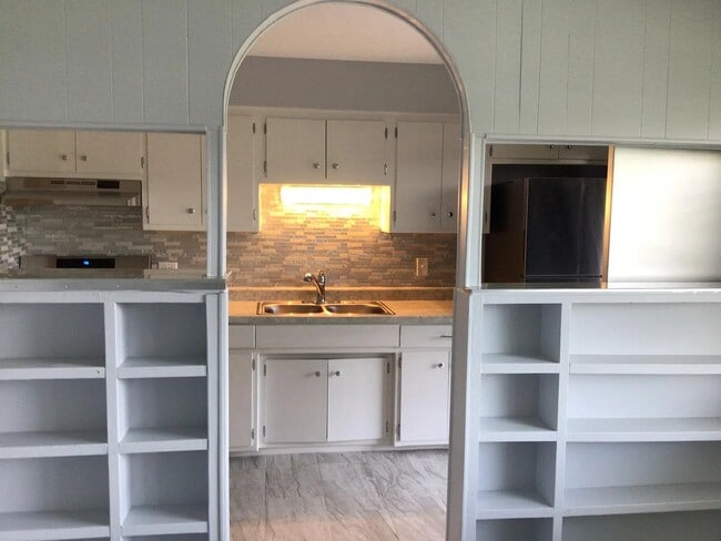 Photo - 7043 S East End Ave Unidad 2D