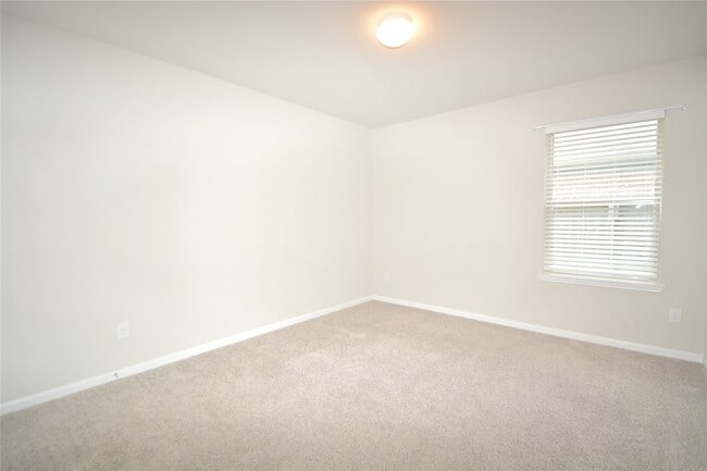 Photo - 1303 Keaton Ct