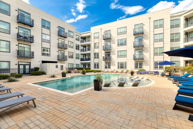 Photo - 1800 Broadway