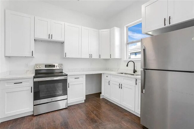 Photo - 8733 Olive St