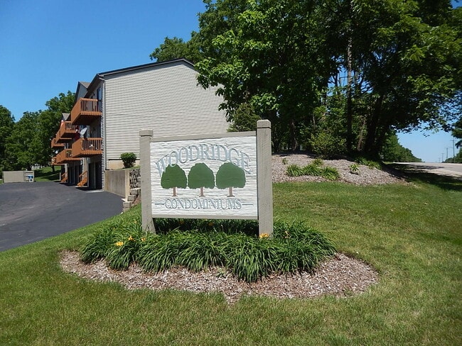 Photo - 375 Woodridge Cir Unit F