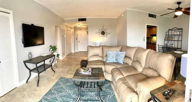 Building Photo - 825 Bayshore Dr Unit 706 Rental