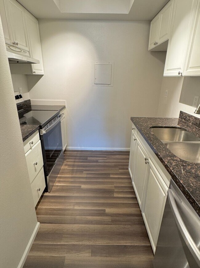 Photo - 3Bd/1.75Ba Bellevue Condo Unit F17