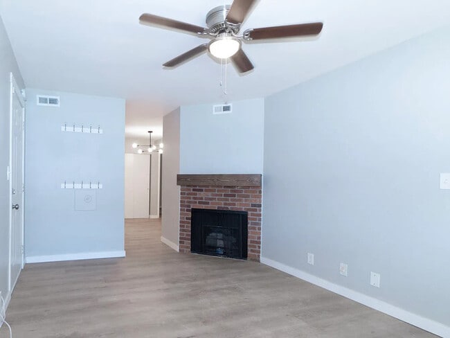 Building Photo - Available Now Unit 2