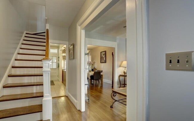 Photo - 720 Fairmont St NW